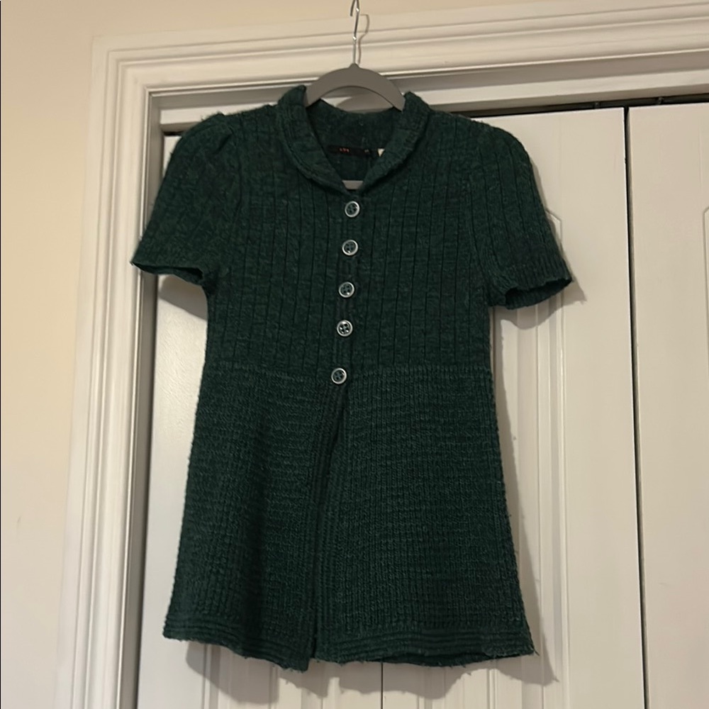 Lux stylish green sweater with cute buttons